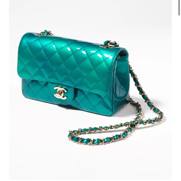 CHANEL MINI MERMAID PATENT FLAP - Picture 2 of 15